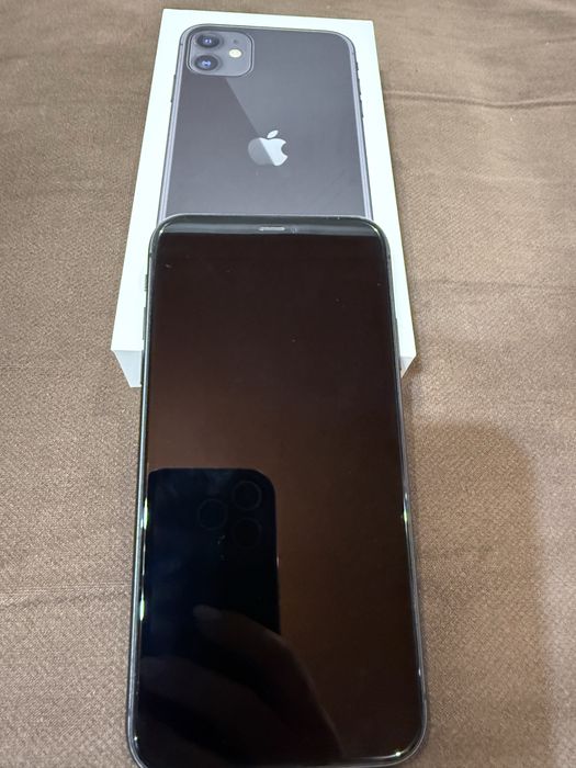 Продам Айфон 11.