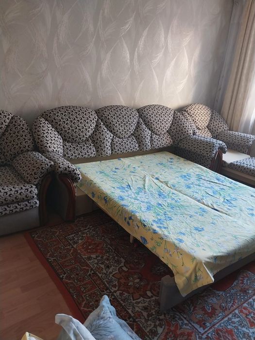 Диван и два кресла