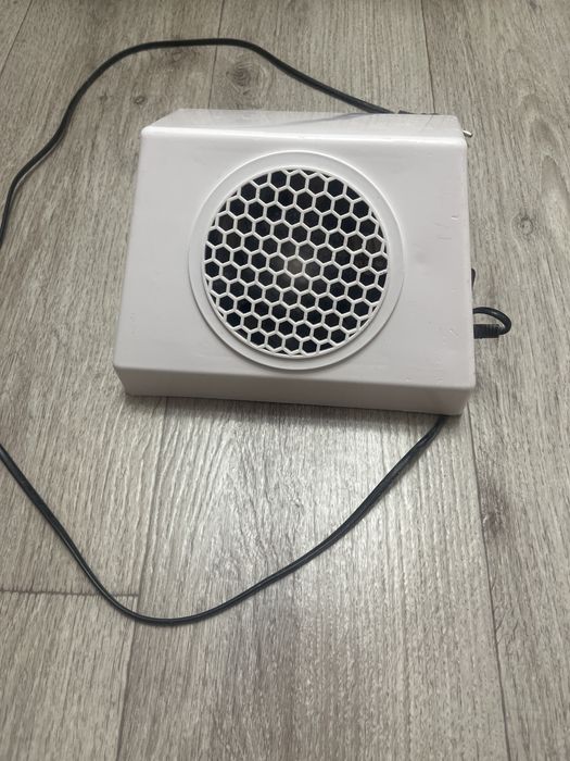 Продам вытяжку для маникюра