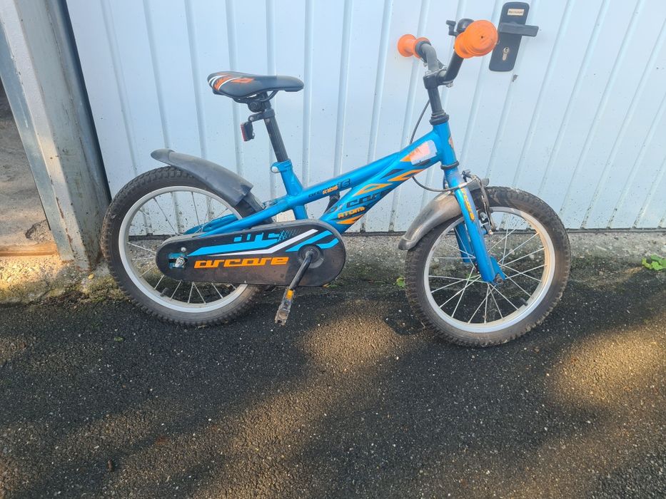 Vand bicicleta pt copii, folosita doar 1 vara