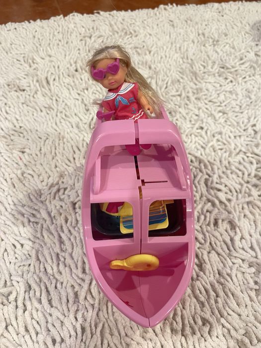 Игрушка для девочки в отличном состоянии. Весь набор