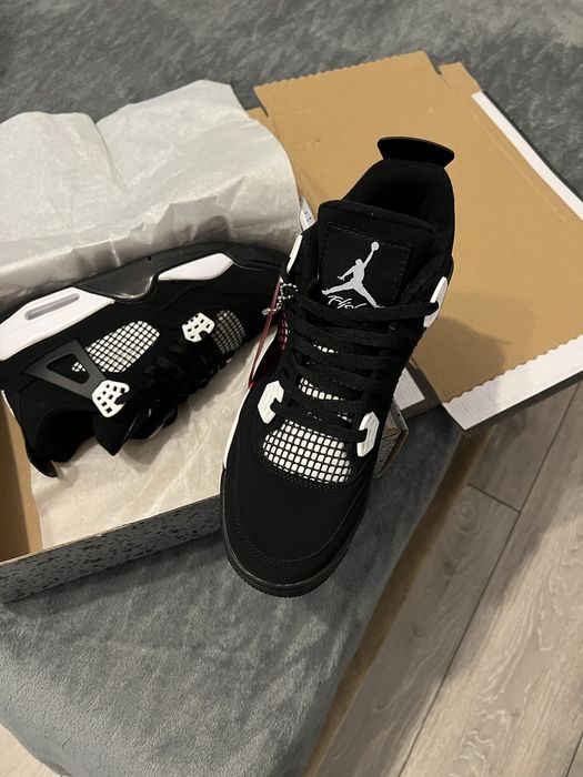 Jordan 4 White Thunder