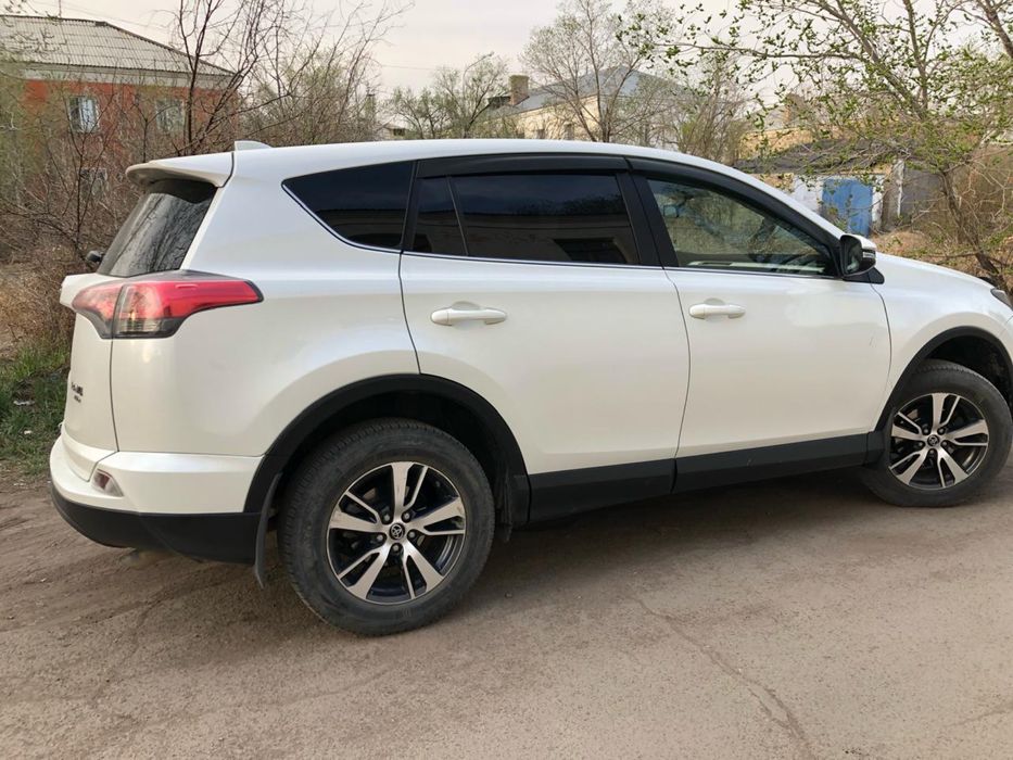 Продам срочно Toyota RAV 4