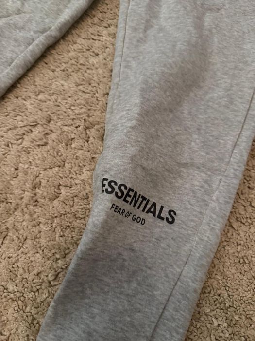 Pantaloni essentials
