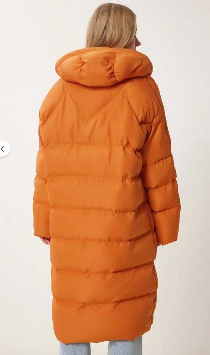 Оранжево яке с етикет – ново, модерен обемен модел