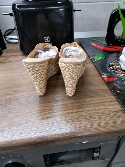 Papuci Guess platforma din piele mas 38