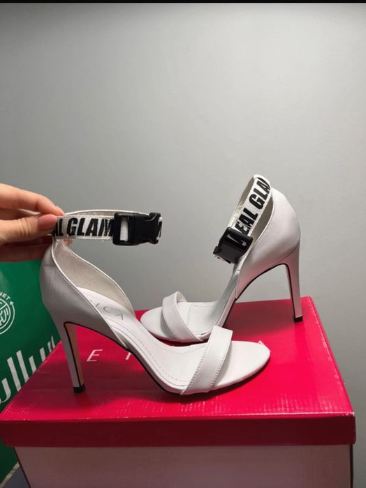 Sandale albe cu toc Epica