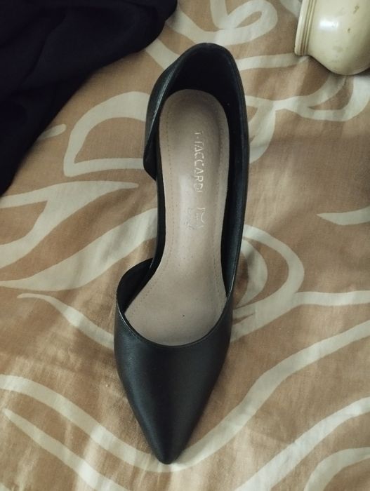 Туфли черные продаются