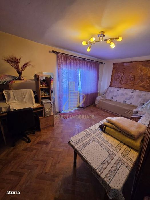 Apartament de 3 camere, decomandat, 66 mp., zona Sens