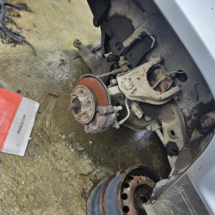 Исузо Тропер 2.6 на части