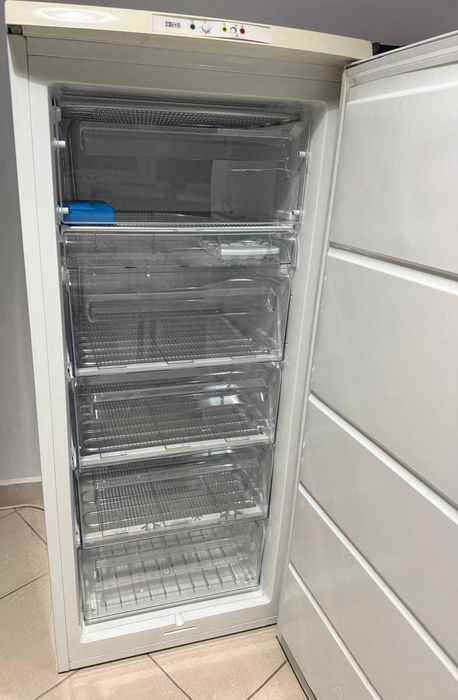Congelator Zanussi - 5 compartimente - 168L