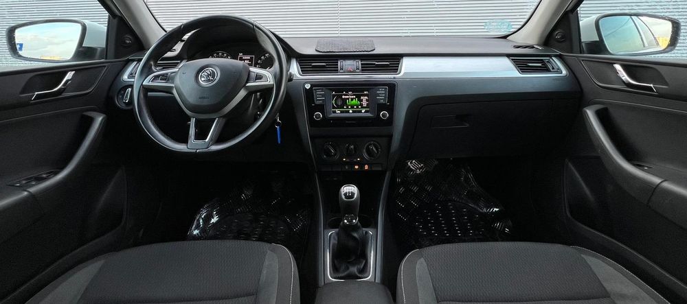 Vand Skoda Rapid 2016 Diesel * LED * inmatriculata RO urgent