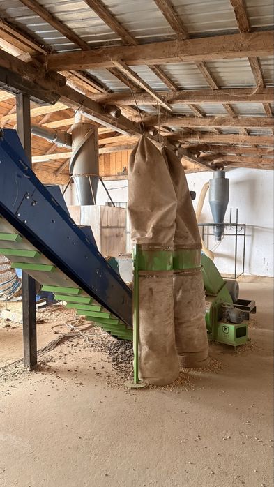 Linie peleti Marca Hart