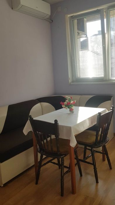 Дава се под наем Двустаен апартамент в Карлово - 48 кв.м за 229.5 € - Снимка #1