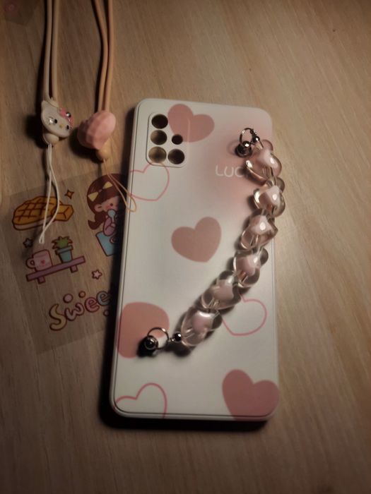 Чехол на телефон