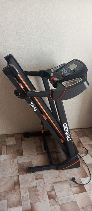 Продам беговую дорожку GENAU TR50