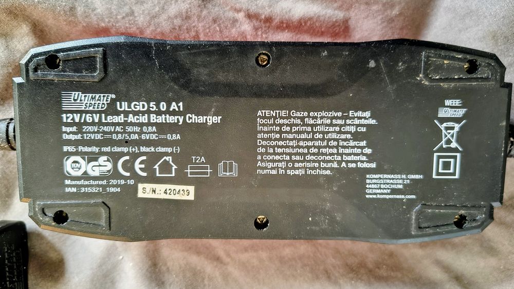 Redresor Auto Ultimate Speed pentru baterie auto 6V - 12V 5A, digital cu microprocesor si display LCD