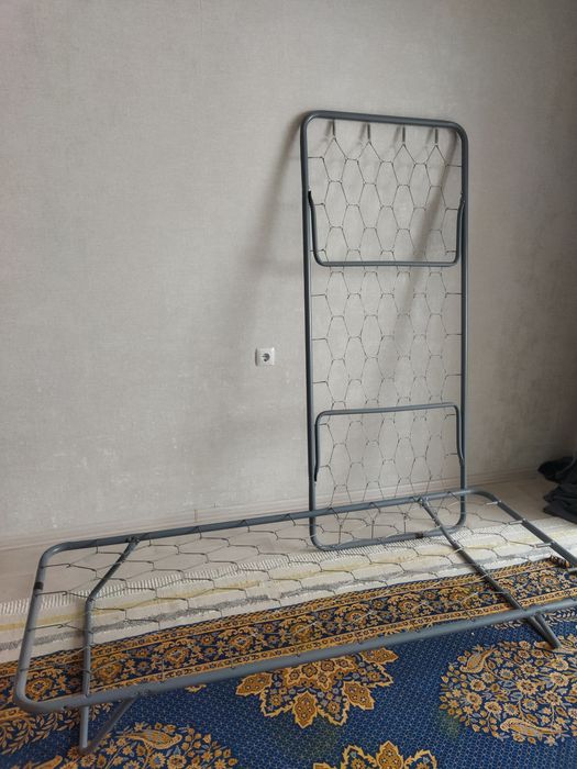 Раскладушка металлическая продам 2 шт