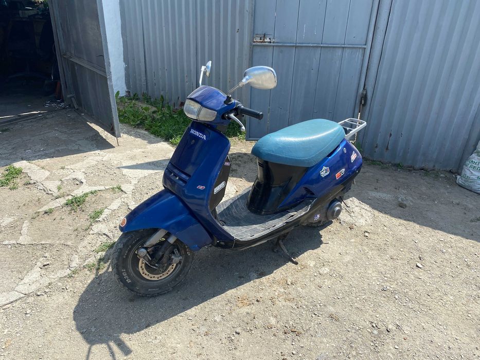 Honda LEAD 90 Скутер