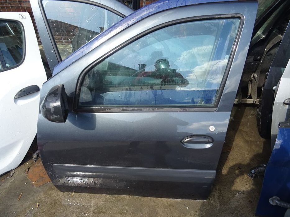 Vand Usa Fata Stanga Dacia Logan MCV din 2008 fara rugina fara lovituri