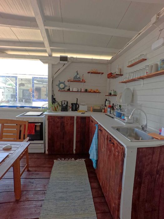 Каравана под наем в къмпинг Китен на метри от водата и пясъка