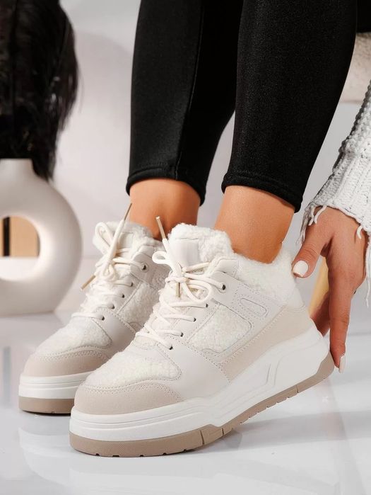 Спортно елегантни дамски маратонки подплатени с пух, бежови, еко кожа