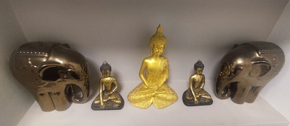 Lot figurine Zeul Budha, si elefanti din rășină acrilică