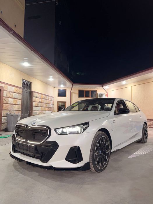 BMW i5 35L 2025 bez probeg
