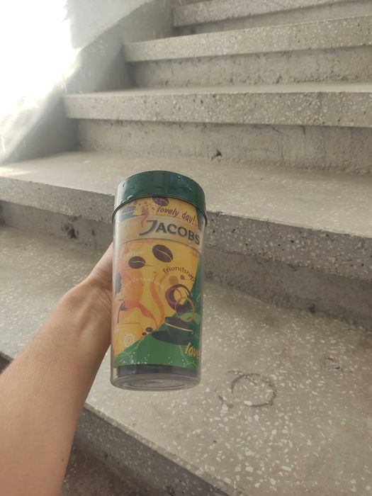 Пластмасова чаша за кафе Jacobs.