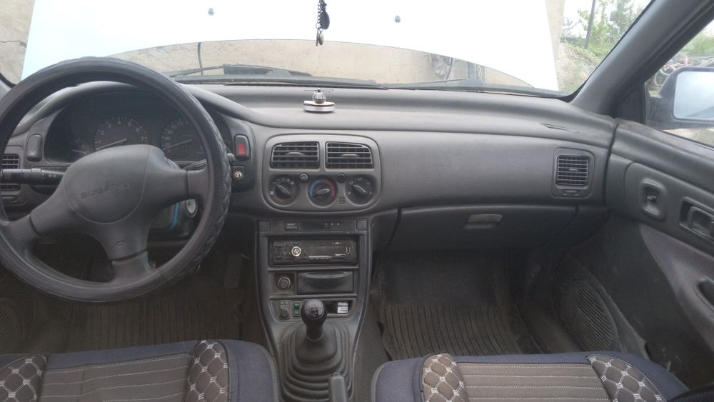 Продам автомобиль Subaru impreza 93 г