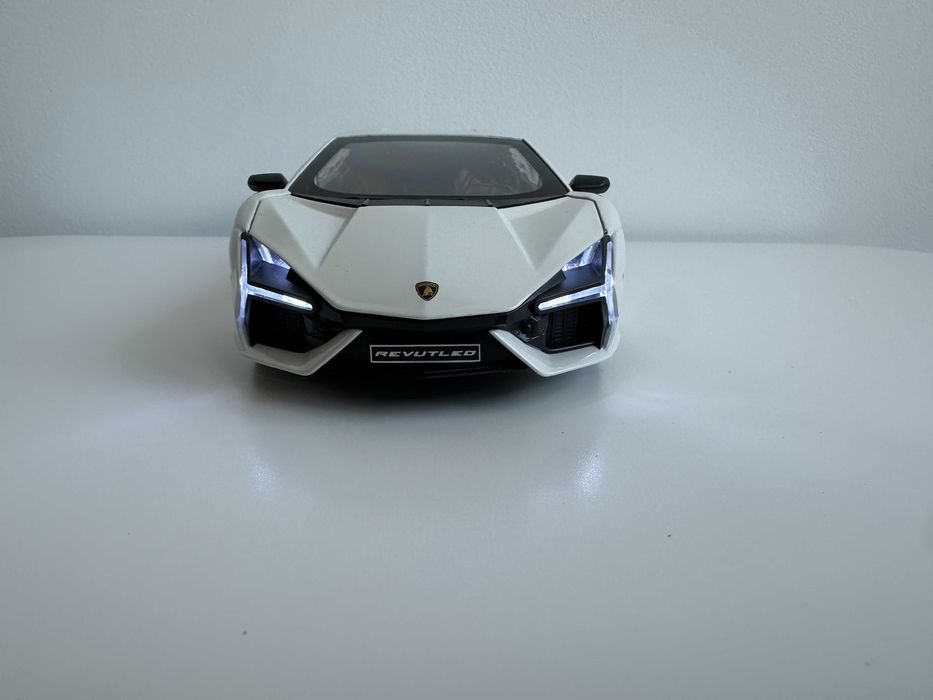 Macheta auto Lamborghini Revuelto 1/24