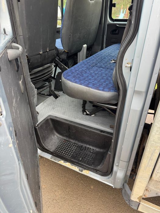 Iveco Doka 35C14 7 locuri 140cp 3.0 2005 bena 4,1m