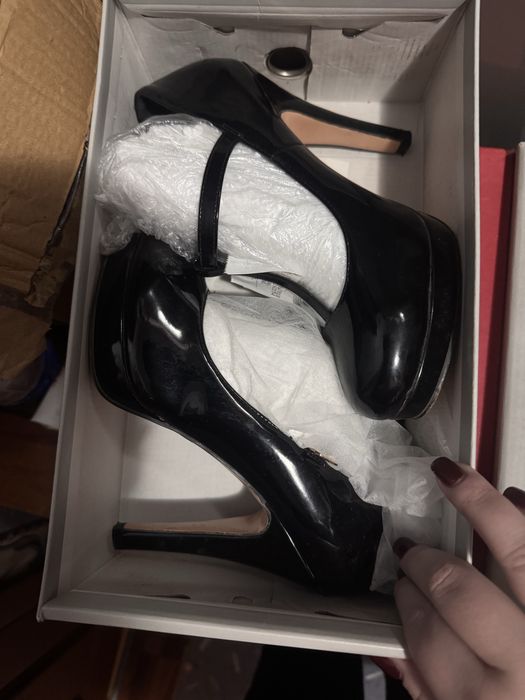 Продам туфли женские