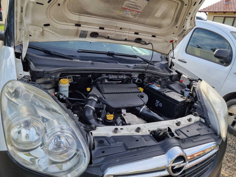 Opel combo D 2013 90cai