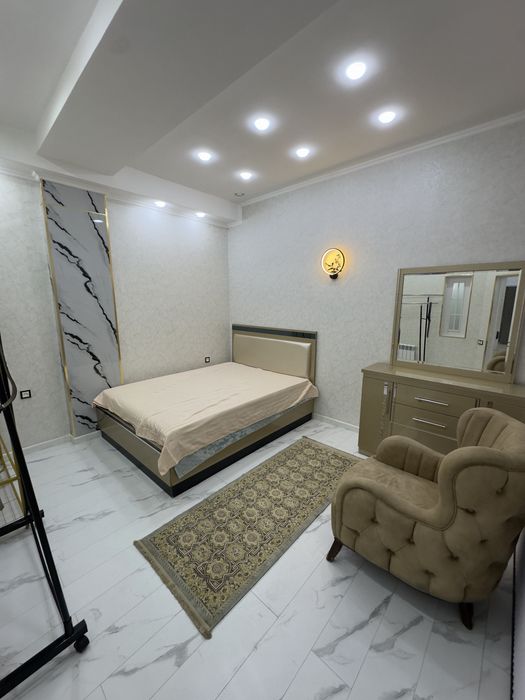 Аренда — $900 в месяц, парковочное место включено.