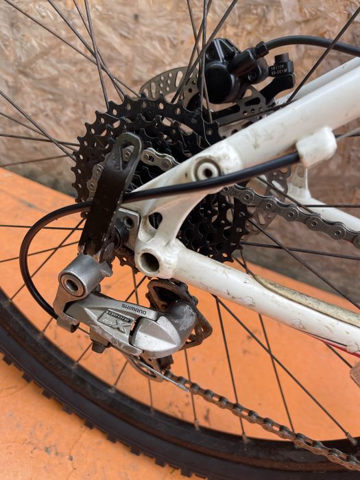 Bicicleta gt avalanche frane pe disc hidraulice furca pe aer  roti 26”
