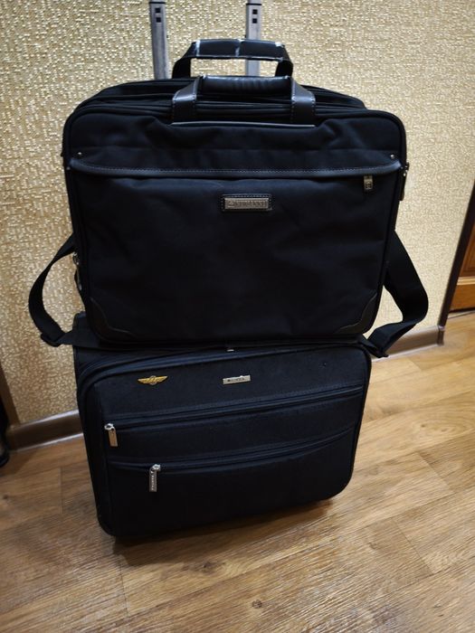 Продам Чемодан + сумка