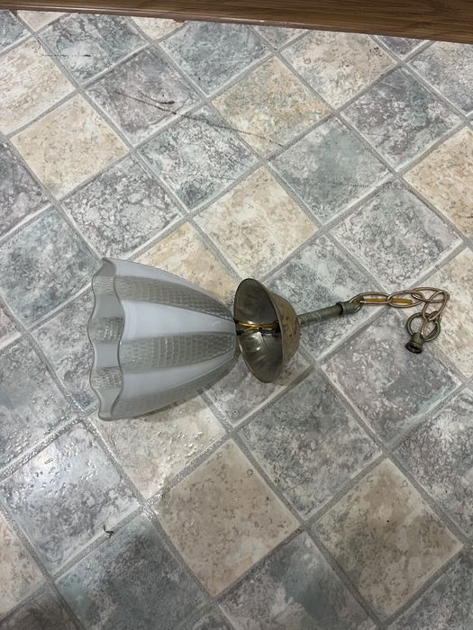 Продам люстру в отличном состоянии