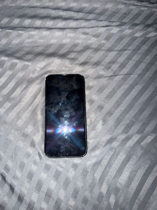 Iphone 13 dark green