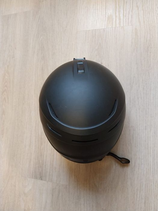 Skiuri K2 152 cm + casca incepator