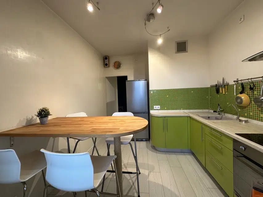 Квартира около метро для девушек