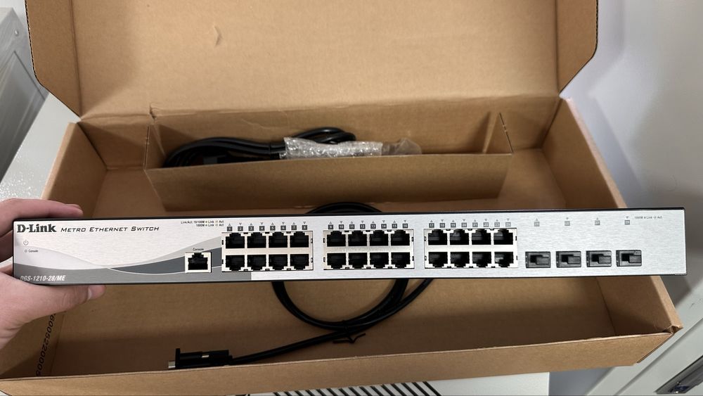 Коммутатор D-Link 24 порт