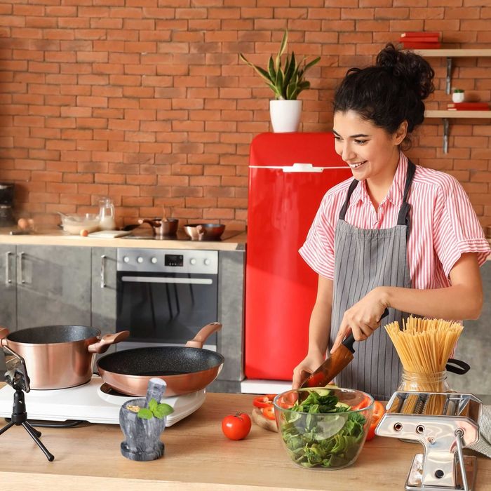 Mojar cu pistil din marmura rotund pentru condimente alb/gri 11x10.5cm