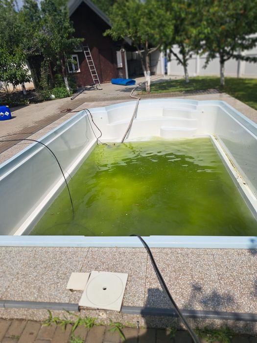 Intretinere piscina  servicii -mentenata instalati piacina Buc-Ilfov