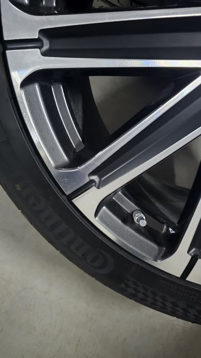 Продам комплект шины и диски r 21