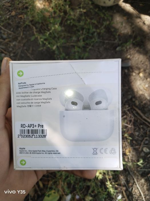 AirPods MagSafe Charging Case