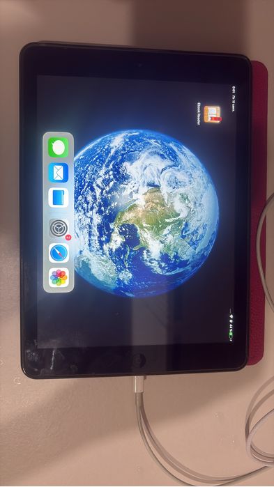 Продам ipad a1475