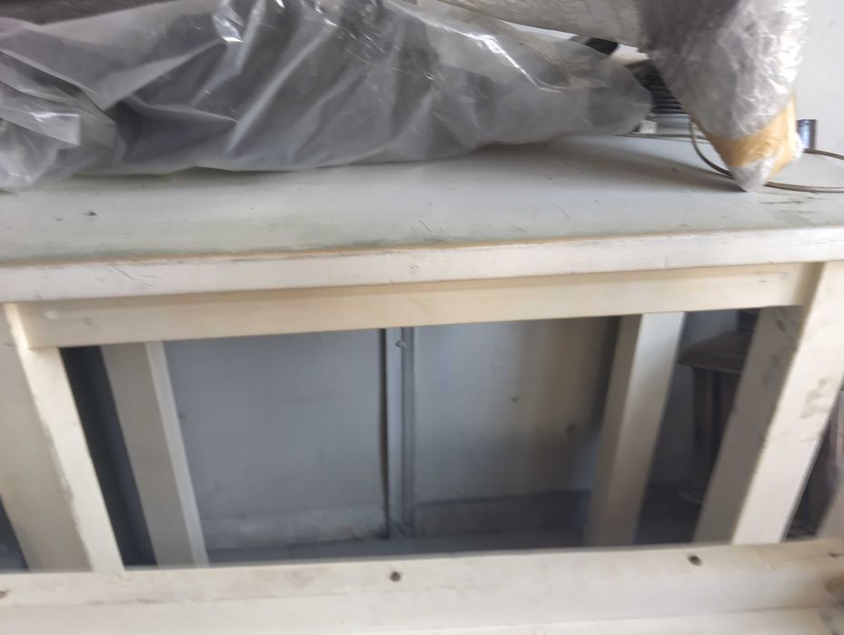 Маси ниски и столове