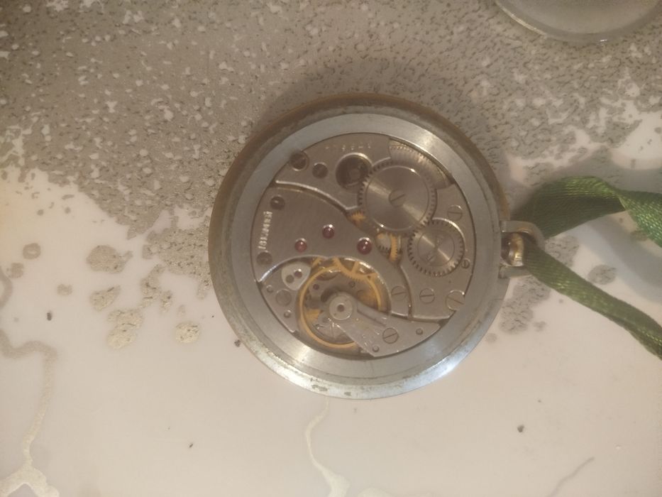 Продам часы Молния