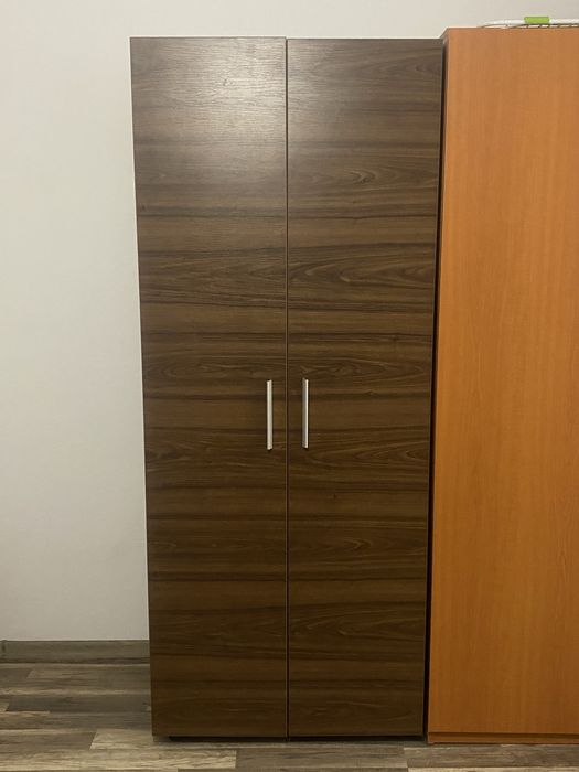 Dulap încăpător, foarte calitativ– ideal apartament, DEMONTABIL!